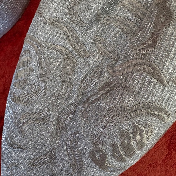 Modern Maroc Moroccan babouche Silk Embroidered silver Slippers w Platform - Picture 3 of 5